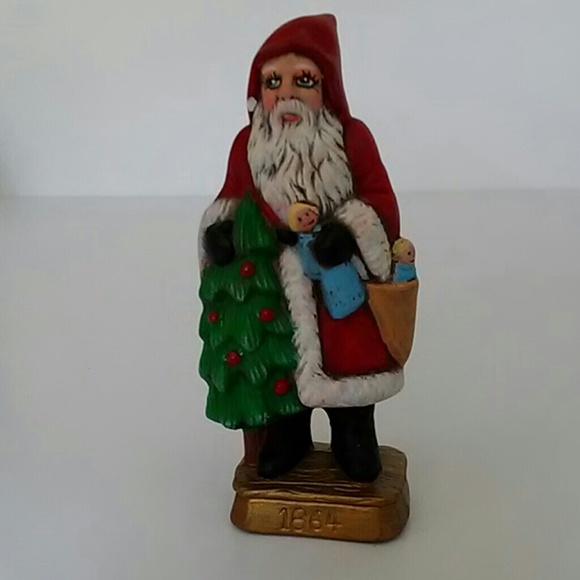 Santa Through the Years Figurines Collections - Picture 2 of 8